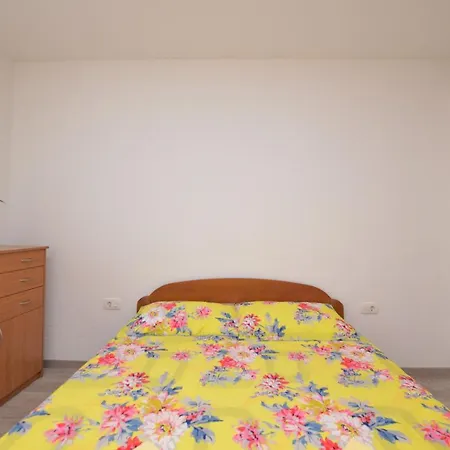 Butterfly Apartment *